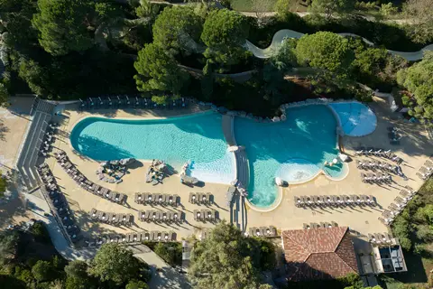 Village Le Rouret En Ardèche in Grospierres — foto 7
