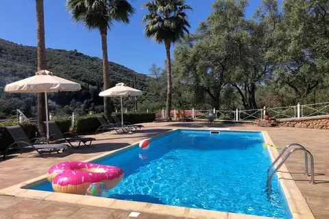 Golden Sun Apartments in Πάργα
