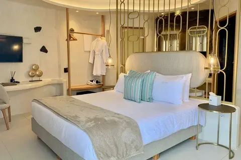 Athina Luxury Suites in Fira — foto 4
