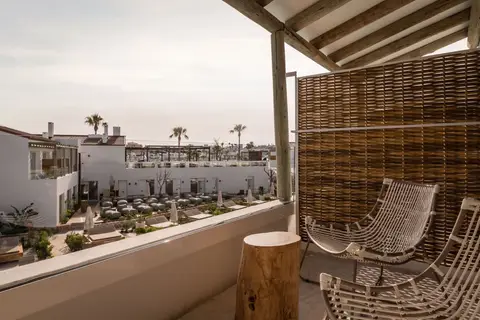 Villas & Bungalows del Lago in Cala'n Bosch — foto 6