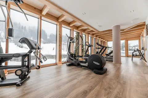 Tevini Dolomites Charming Hotel in Commezzadura — foto 15