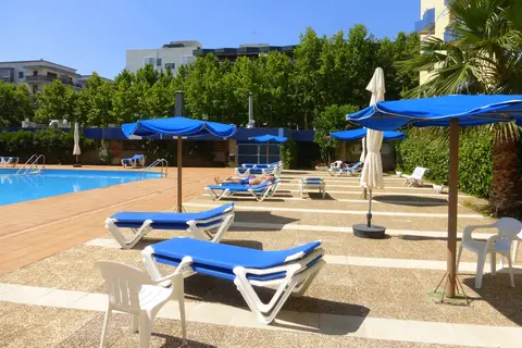 Alboran Apartments by Rentalmar in Salou — foto 8