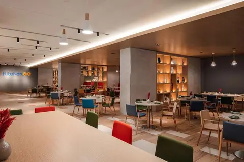 Holiday Inn & Suites Dubai Science Park in هوليداي إن فندق وأجنحة حديقة دبي للعلوم — foto 6