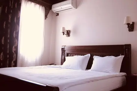 Brilant Antik Hotel in Tirana — foto 5