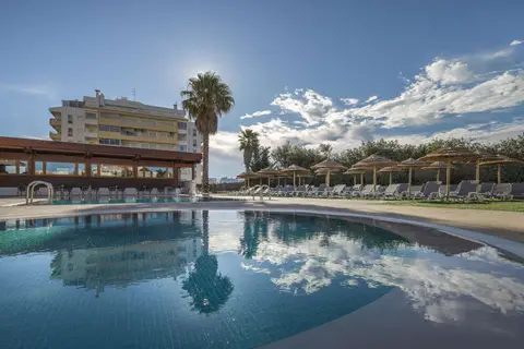 Fly & Go Interpass Vau Hotel & Apartments in Portimão