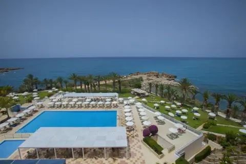 Queen's Bay Hotel in Paphos — foto 12