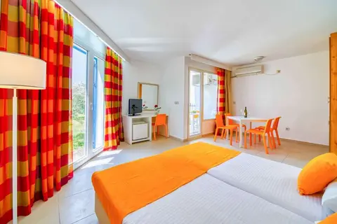 Slovenska Plaza Resort in Budva — foto 6