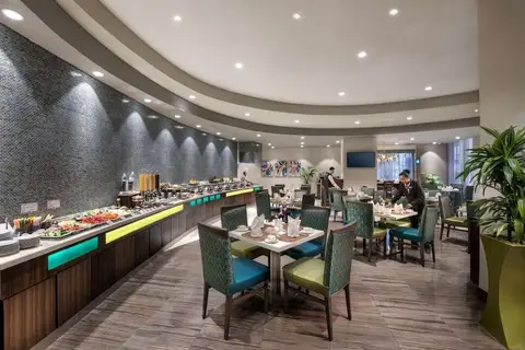 Savoy Central in Dubai — foto 7