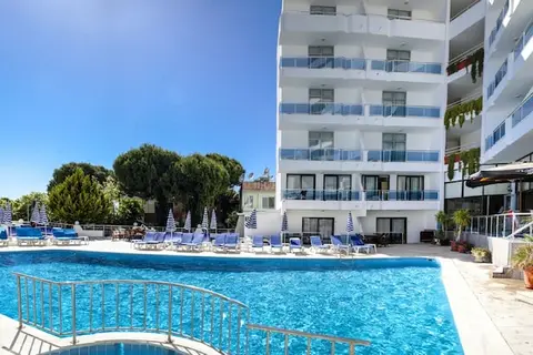 Ponz Hotel in Kusadasi — foto 11