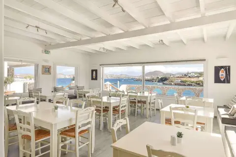 Paros Bay in Παροικιά — foto 12