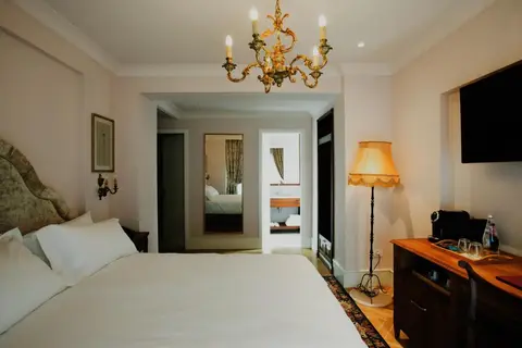 E'bel Boutique Hotel in Tirana — foto 30