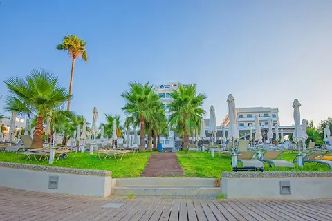 Silver Sands Beach Hotel in Παραλίμνι — foto 9