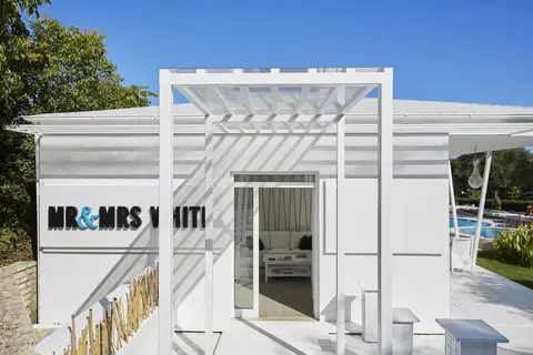 Mr & Mrs White Corfu in Αχαράβη — foto 7