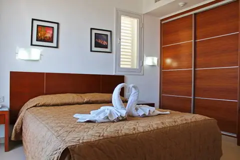 Theo Sunset Bay Hotel in Paphos — foto 20
