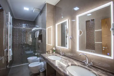 Hotel Colosseo Tirana in Tirana — foto 28