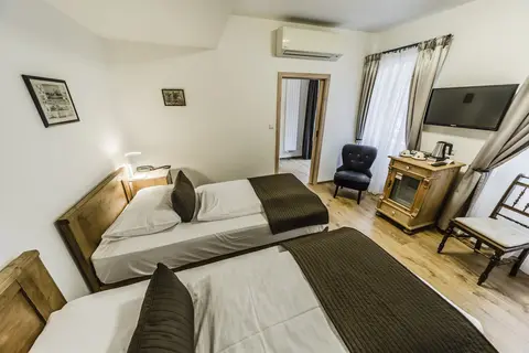 Hotel Archibald At The Charles Bridge in Praag — foto 13