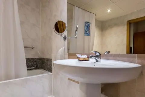 Leonardo Hotel Barcelona Las Ramblas in Barcelona — foto 16