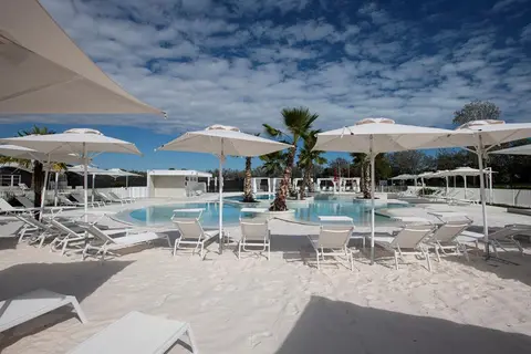 Pareus Beach Resort in Zeccone — foto 10