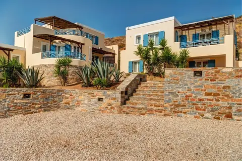 Sunrise Beach Suites in Αζόλιμνος