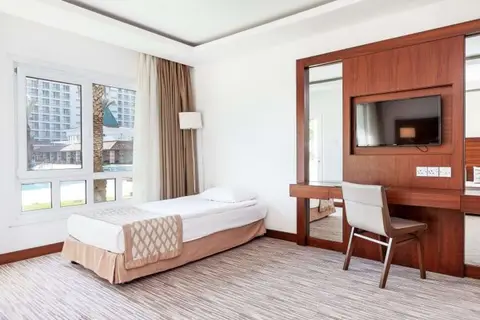 Salamis Bay Conti Resort in Yeniboğaziçi — foto 26