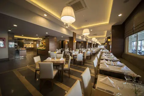 Ramada Resort by Wyndham Lara in Aksu — foto 5