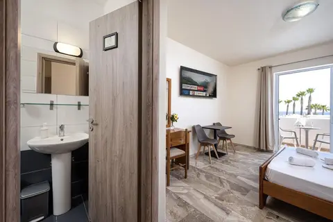 Mammis Beach Hotel in Καρδάμαινα — foto 9