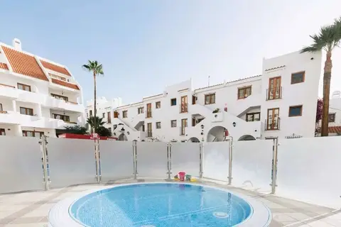Beverly Hills Suites in Arona — foto 2