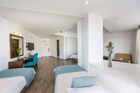 Crystal Springs Beach Hotel in Paralimni, foto 21