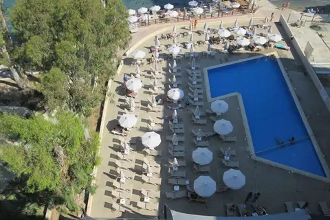 Harmony Bay Hotel in Limassol — foto 11