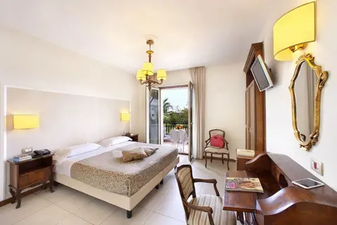 Hotel Alpha Sorrento Coast in Sant'agnello — foto 6