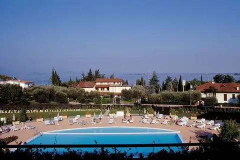 Residence Le Terrazze Sul Lago in Padenghe sul Garda — foto 3