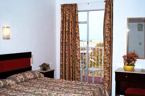 Globales Los Delfines Hotel in Ciutadella