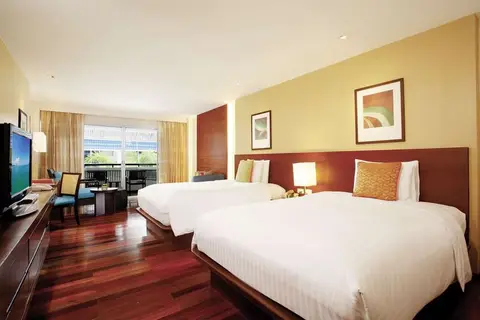 Radisson RED Phuket Patong Beach in Patong Beach, Kathu — foto 4