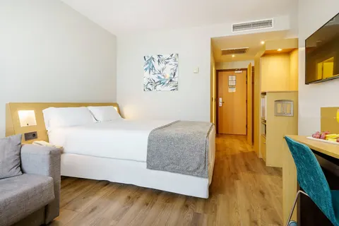 Hotel ILUNION Valencia 4 foto 3