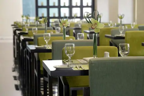 The Tower Plaza Hotel Dubai in Dubai — foto 26