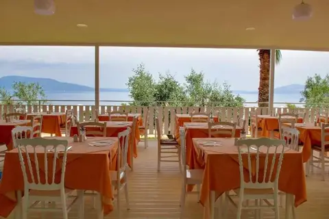 Calamos Beach Hotel in Άγιοι Απόστολοι — foto 12