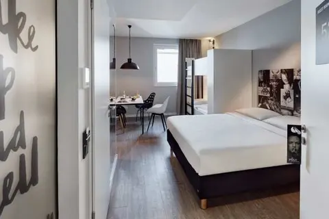 LEGERE EXPRESS Bielefeld foto 7