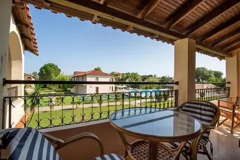 Appartementen Kamari in Αχαράβη — foto 12
