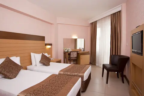 Remi Hotel in Cleopatra beach — foto 27