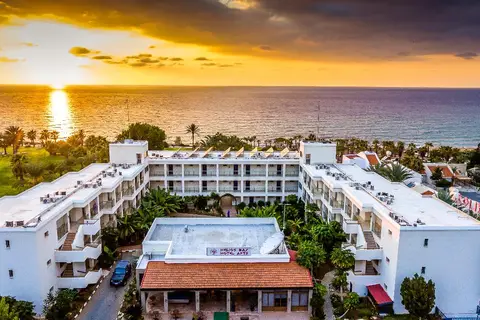 Helios Bay Hotel and Suites in Paphos — foto 12