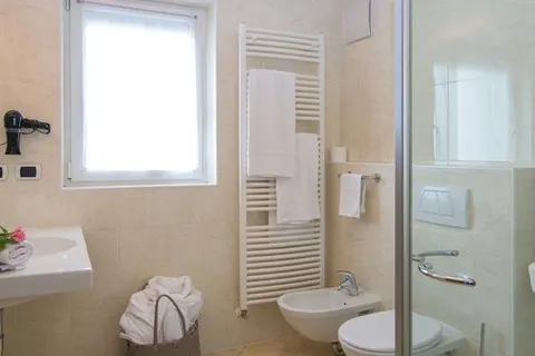 Hotel Blitzburg in Bruneck - Brunico — foto 17