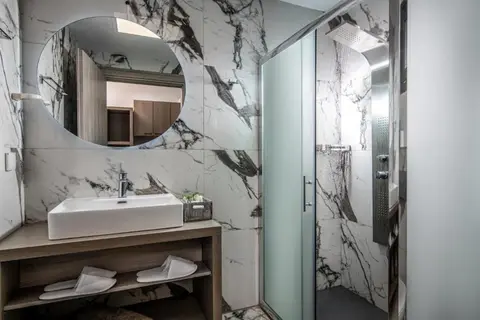 Ebenus Suites  by Checkin in Δημοτική Ενότητα Γουβών — foto 11
