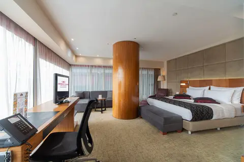 Crowne Plaza Harbiye in Fatih — foto 28