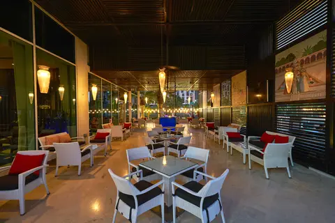 Yas Plaza Marina in جزيرة ياس — foto 4
