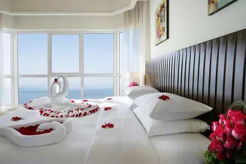Ramada by Wyndham Beach Hotel Ajman in Ajman — foto 25