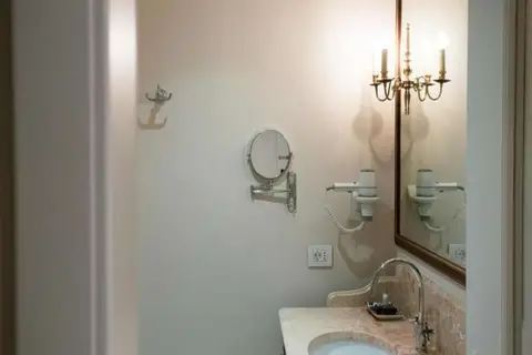 Ebel Boutique Hotel Tirana in Tirana — foto 6