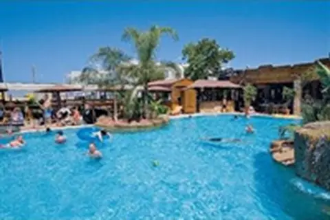 Melini Hotel Suites in Paralimni, foto 3