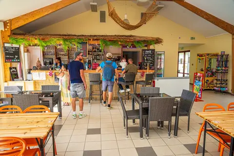 Camping La Riviera in Saint-Michel-Chef-Chef, foto 5