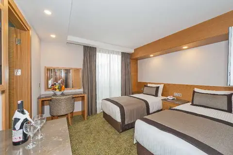 Bisetun Hotel in Fatih — foto 19