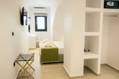 La Maltese Boutique in Paros — foto 25